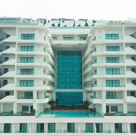 Lime Resort Manila Pasay Exteriör bild