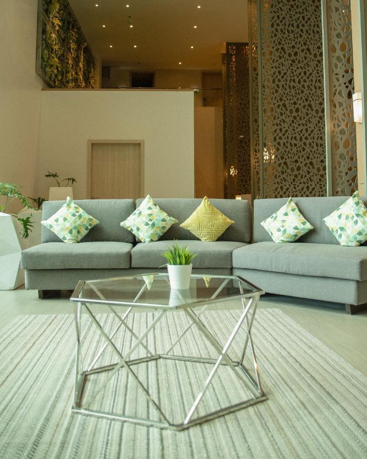 Lime Resort Manila Pasay Exteriör bild