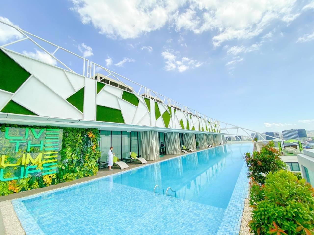 Lime Resort Manila Pasay Exteriör bild