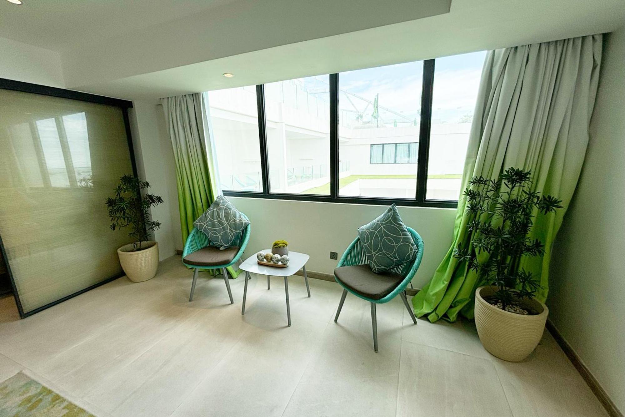 Lime Resort Manila Pasay Exteriör bild