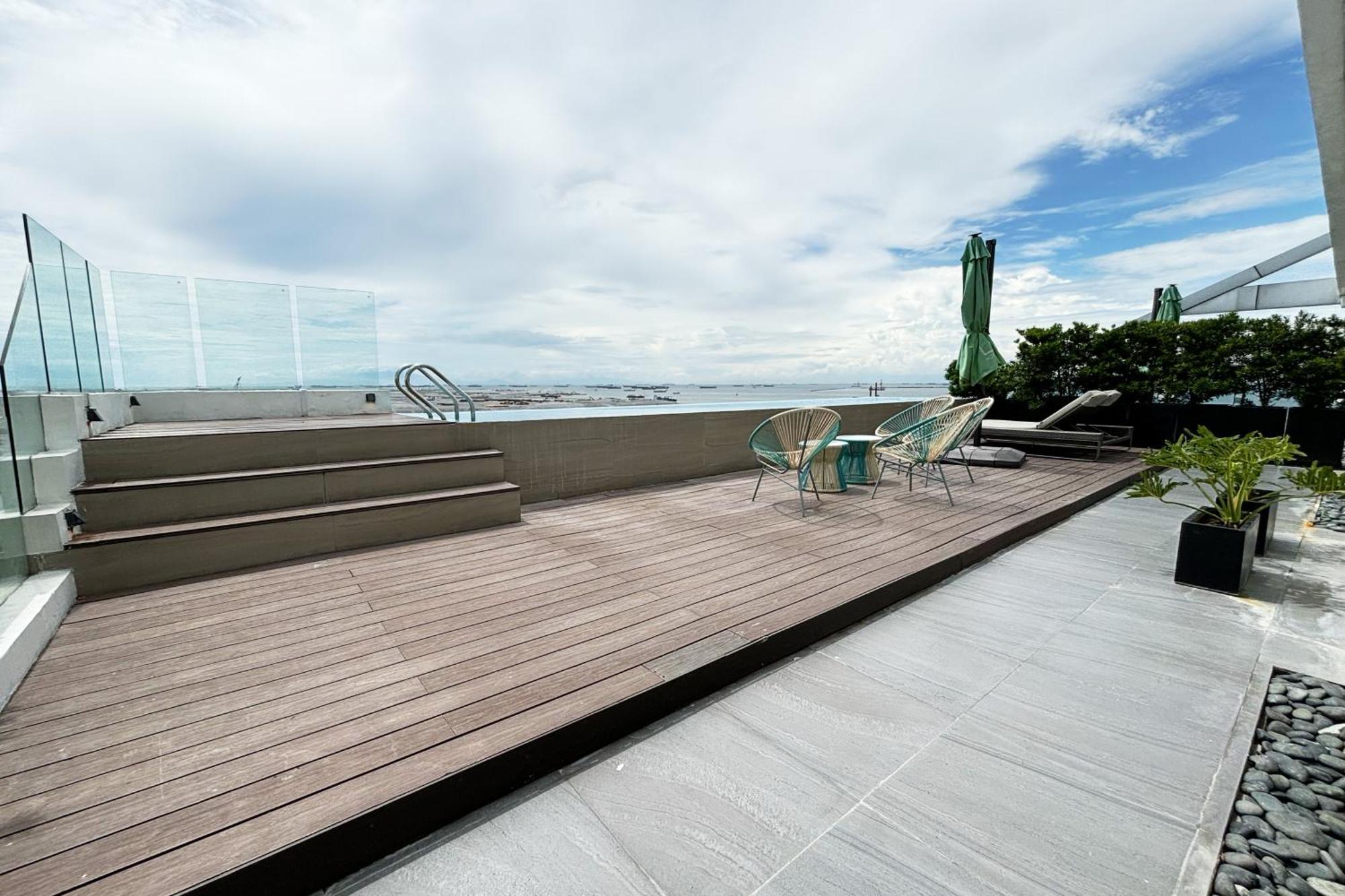 Lime Resort Manila Pasay Exteriör bild